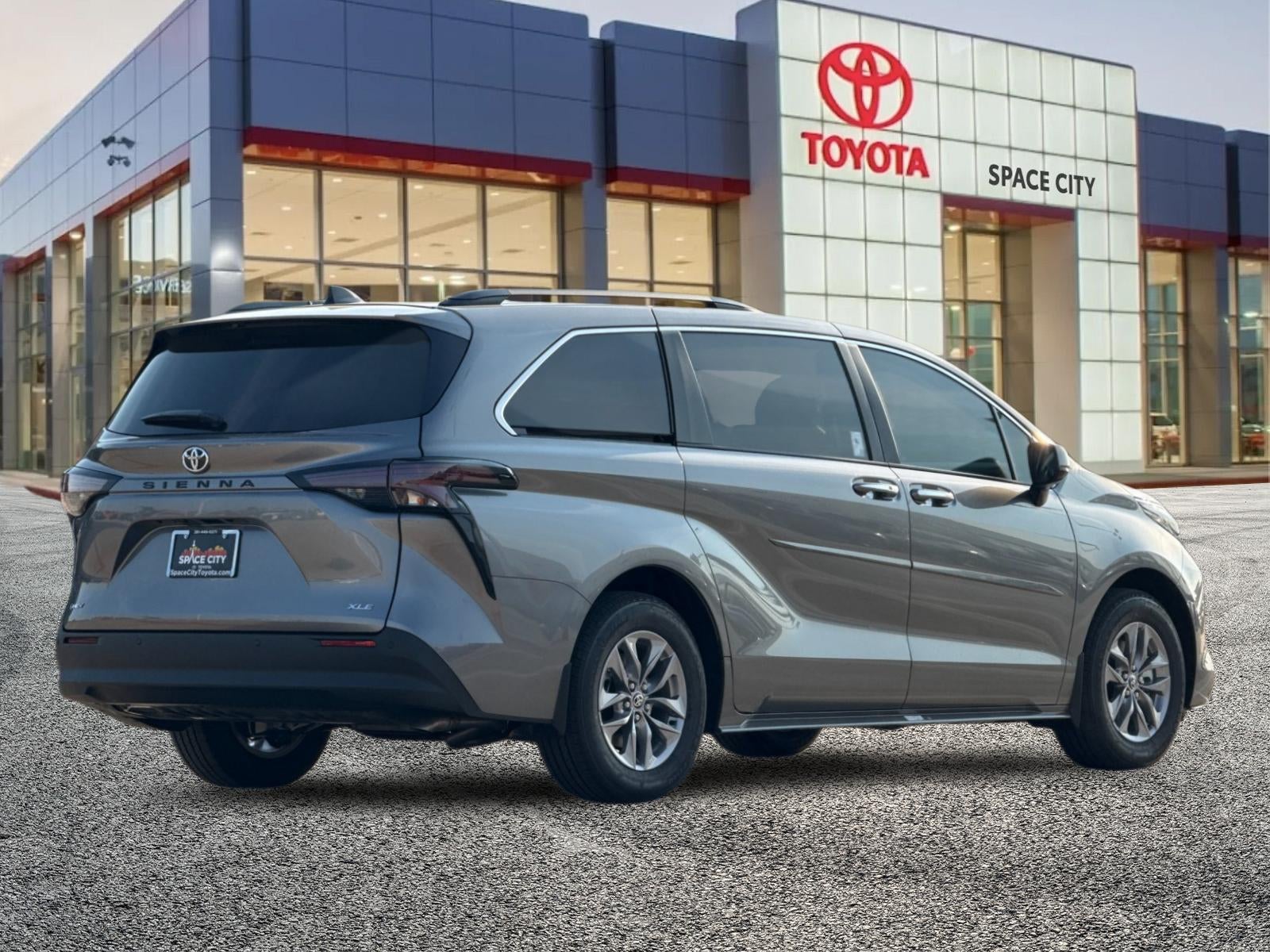 2026 Toyota Sienna XLE 8 Passenger