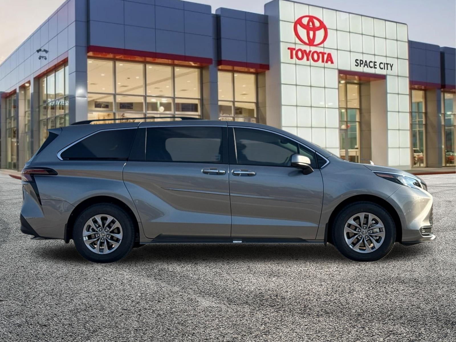 2026 Toyota Sienna XLE 8 Passenger