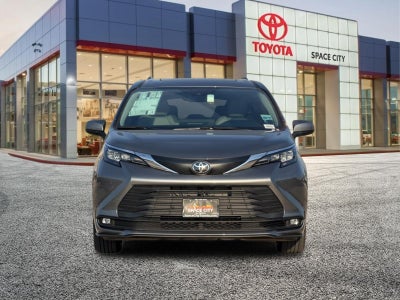2026 Toyota Sienna XLE 8 Passenger