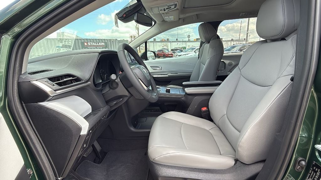 2026 Toyota Sienna XLE 8 Passenger
