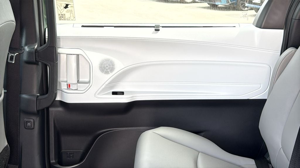 2026 Toyota Sienna XLE 8 Passenger