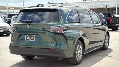 2026 Toyota Sienna XLE 8 Passenger