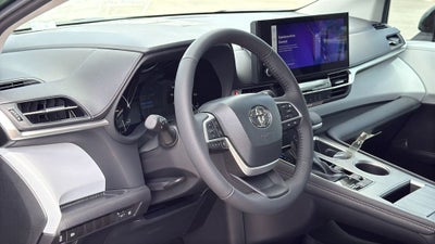 2026 Toyota Sienna XLE 8 Passenger