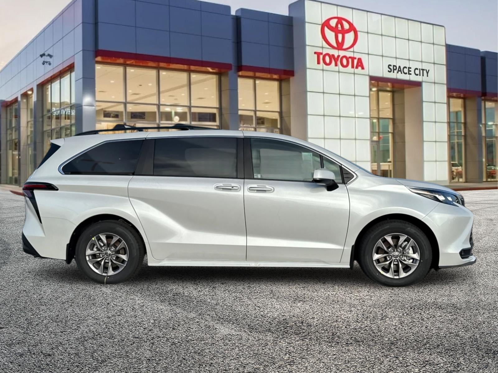 2026 Toyota Sienna XLE 8 Passenger