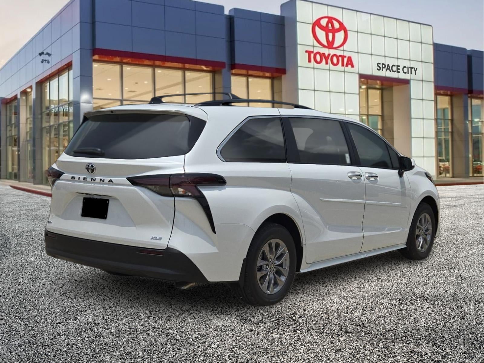 2026 Toyota Sienna XLE 8 Passenger