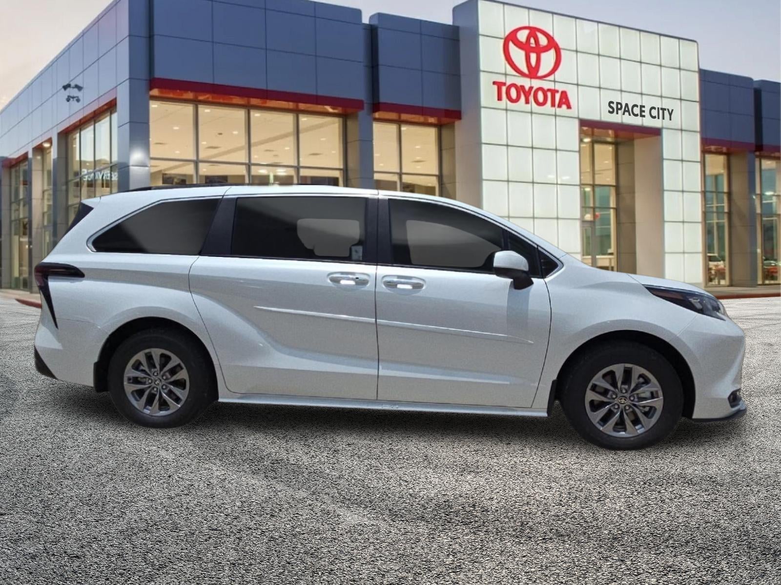2026 Toyota Sienna XLE 8 Passenger