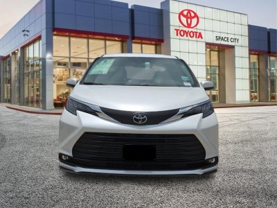 2026 Toyota Sienna XLE 8 Passenger