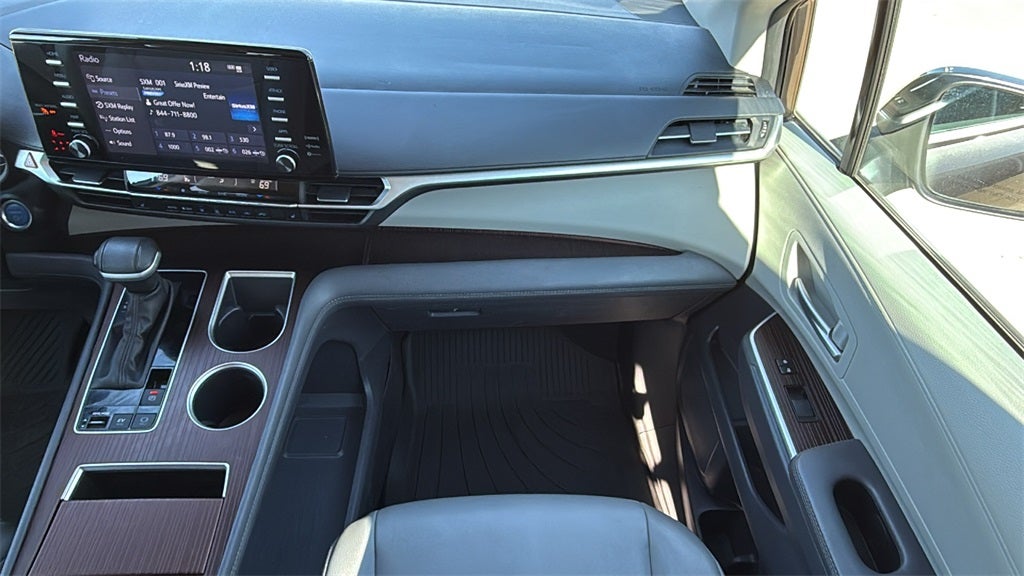 2024 Toyota SIENNA XLE XLE 7 Passenger
