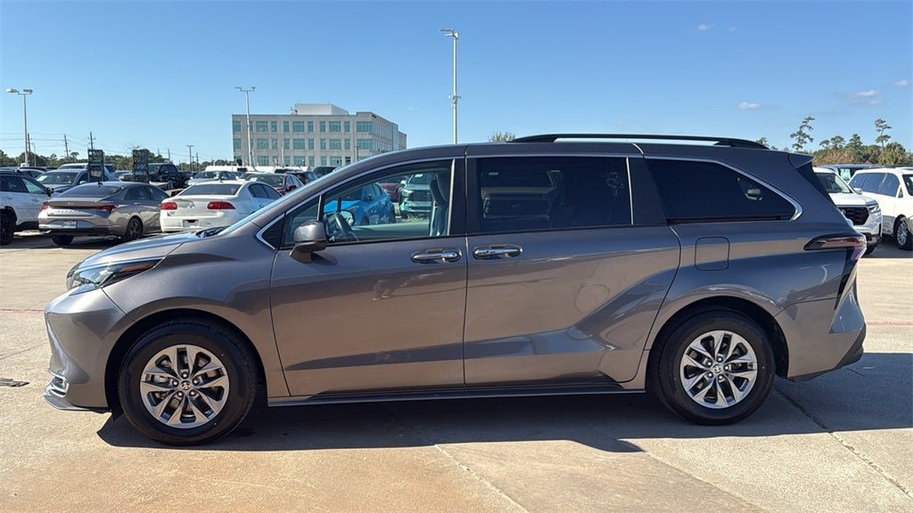 2024 Toyota SIENNA XLE XLE 7 Passenger
