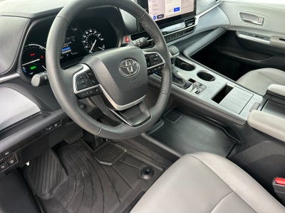 2026 Toyota Sienna XLE 8 Passenger