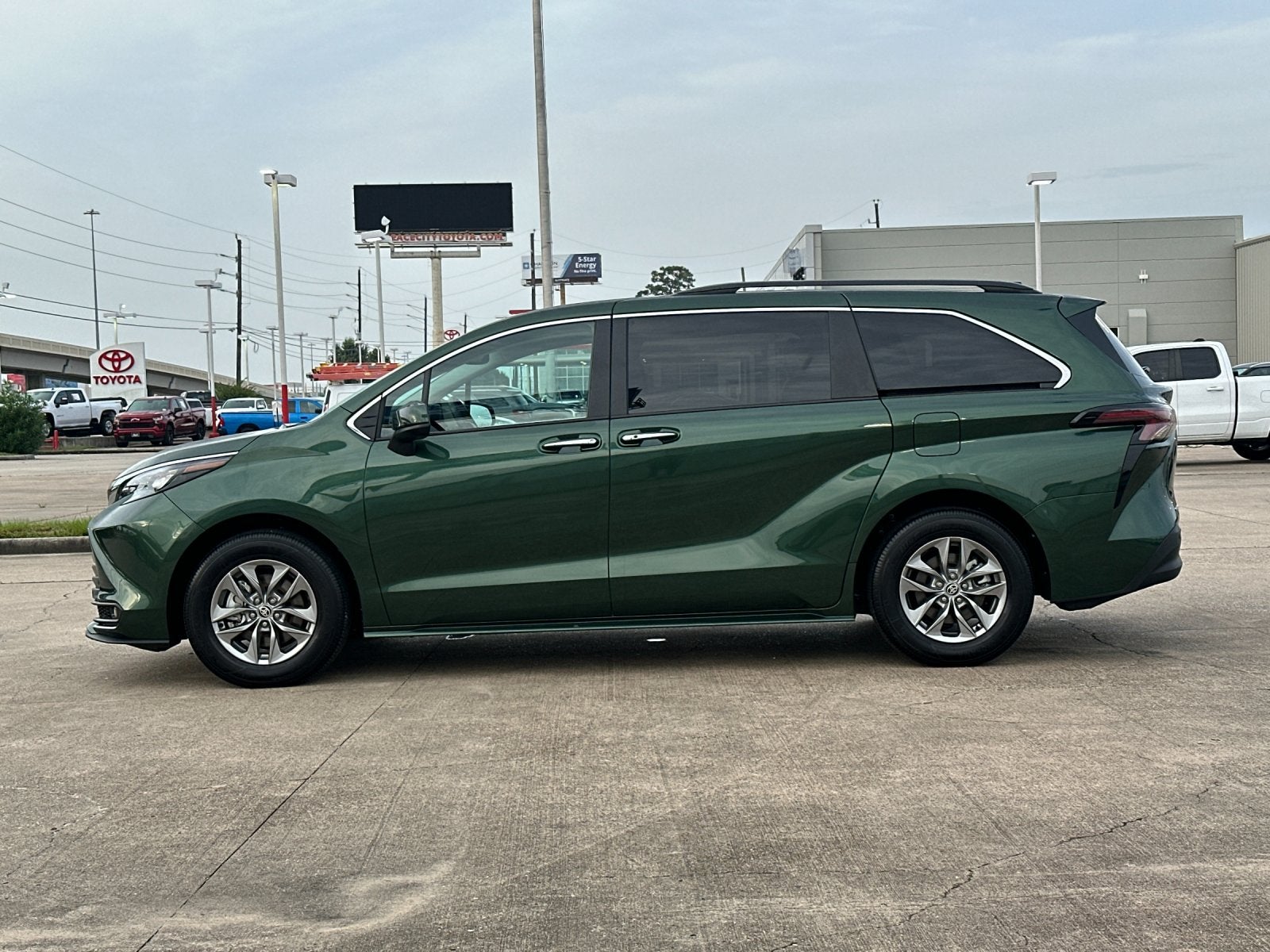2026 Toyota Sienna XLE 8 Passenger