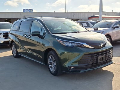 2026 Toyota Sienna XLE 8 Passenger
