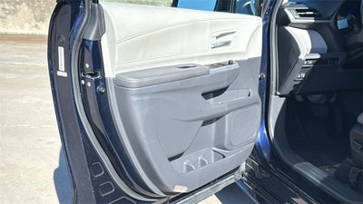 2023 Toyota SIENNA XLE XLE 8 Passenger