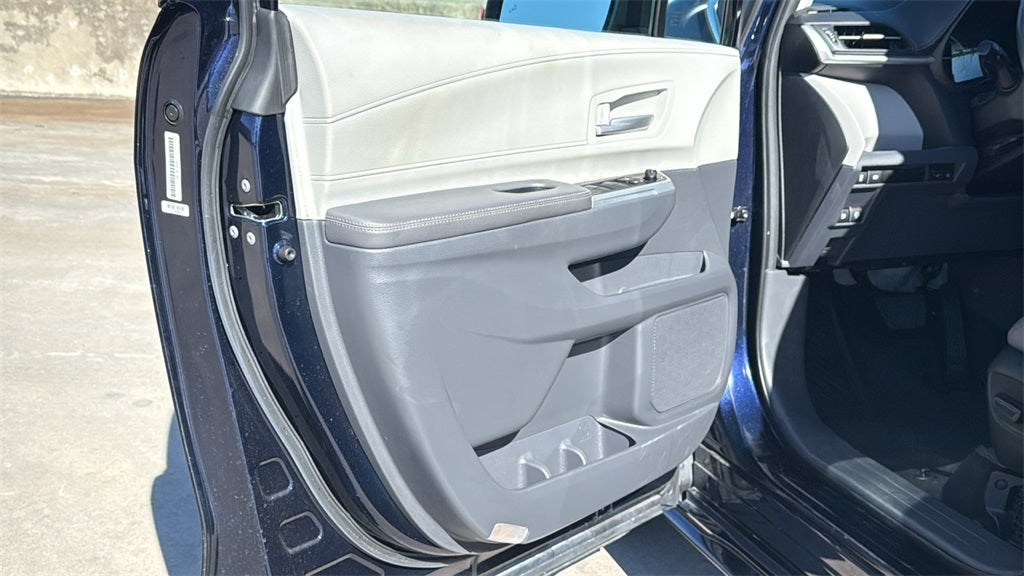 2023 Toyota SIENNA XLE XLE 8 Passenger