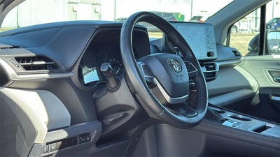 2023 Toyota SIENNA XLE XLE 8 Passenger