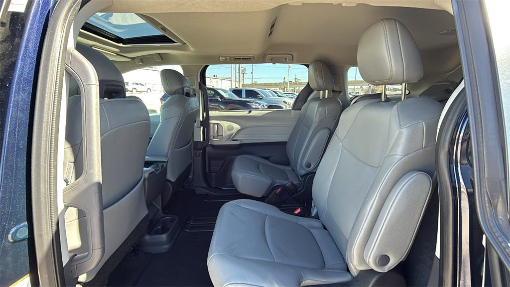 2023 Toyota SIENNA XLE XLE 8 Passenger