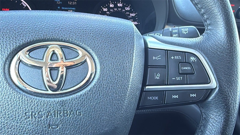 2023 Toyota SIENNA XLE XLE 8 Passenger