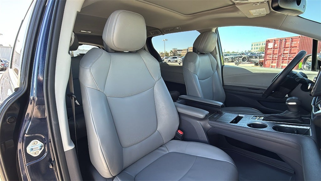 2023 Toyota SIENNA XLE XLE 8 Passenger