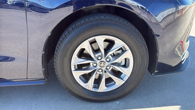 2023 Toyota SIENNA XLE XLE 8 Passenger