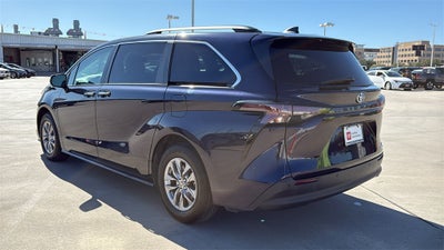 2023 Toyota SIENNA XLE XLE 8 Passenger