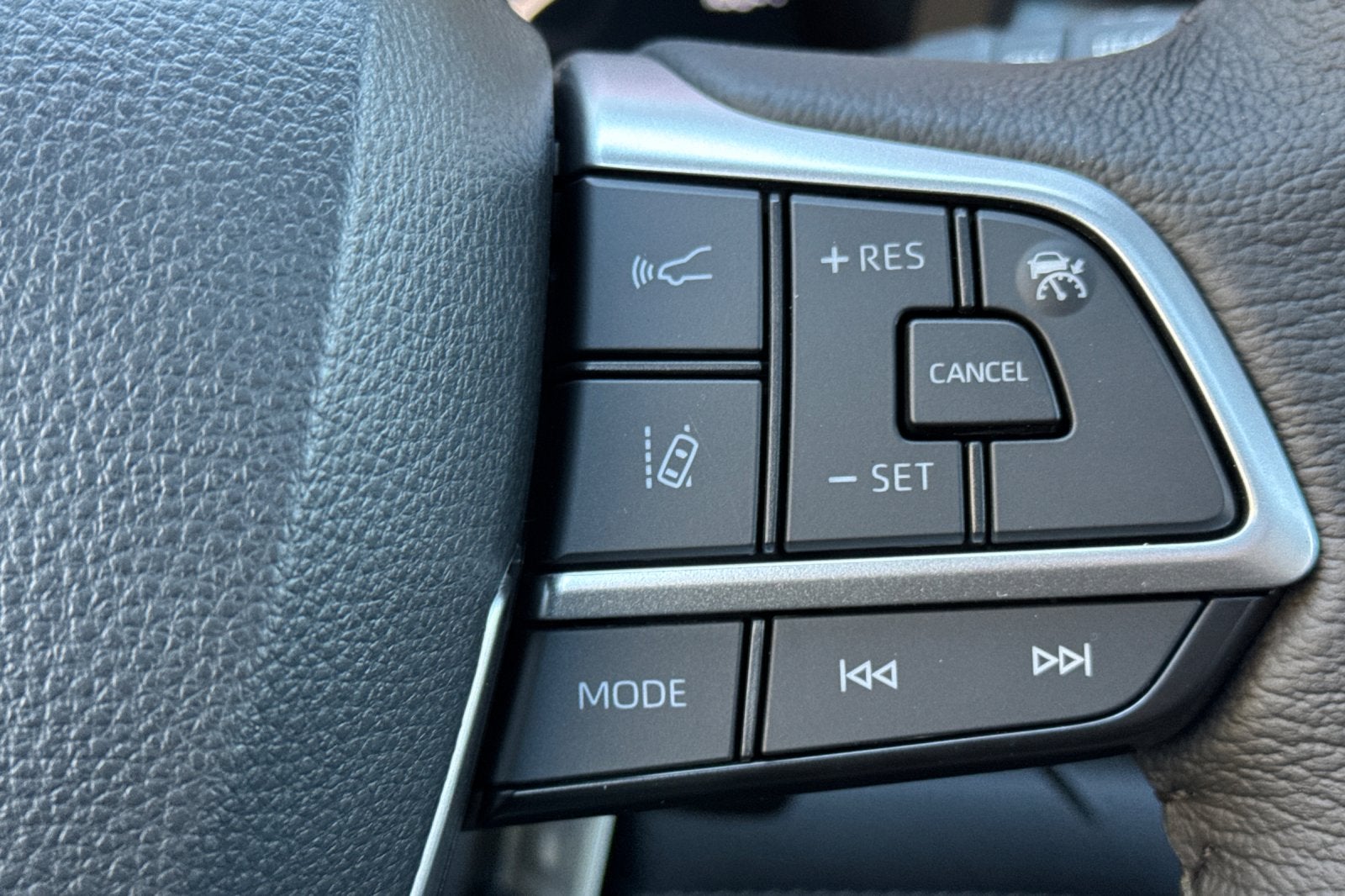 2026 Toyota Sienna XLE 8 Passenger