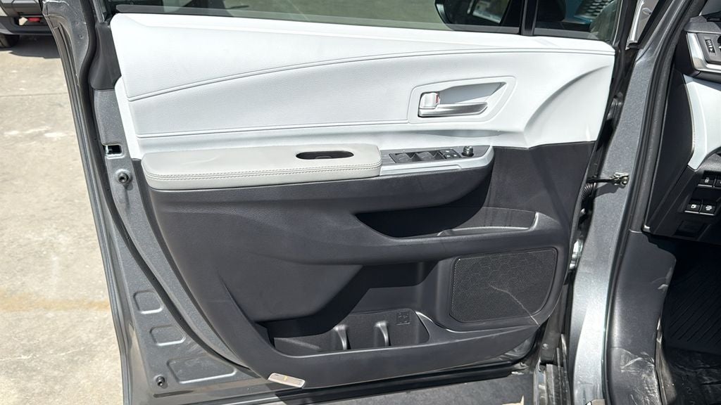 2026 Toyota Sienna XLE 8 Passenger