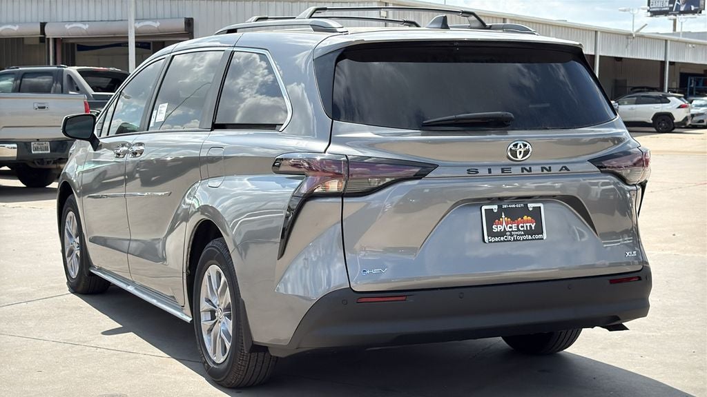 2026 Toyota Sienna XLE 8 Passenger