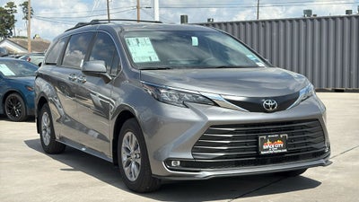 2026 Toyota Sienna XLE 8 Passenger