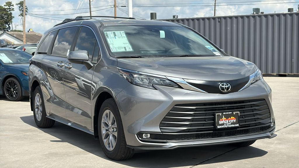 2026 Toyota Sienna XLE 8 Passenger