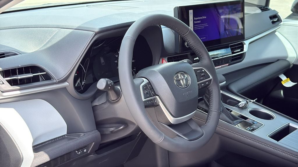 2026 Toyota Sienna XLE 8 Passenger