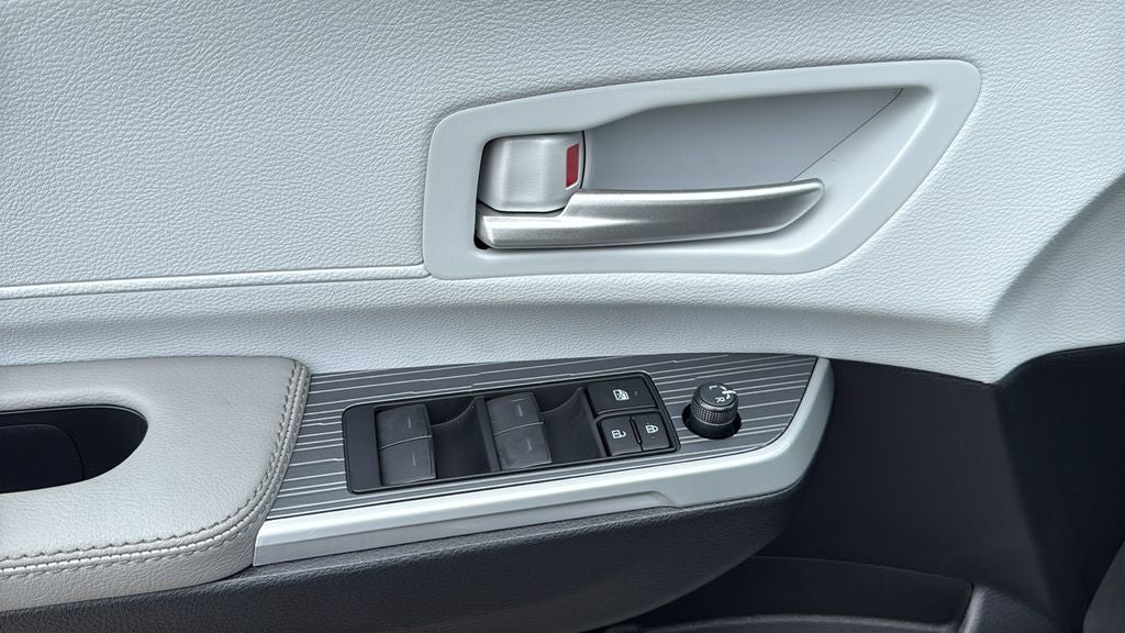 2026 Toyota Sienna XLE 8 Passenger