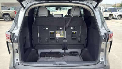 2026 Toyota Sienna XLE 8 Passenger