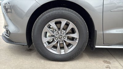 2026 Toyota Sienna XLE 8 Passenger