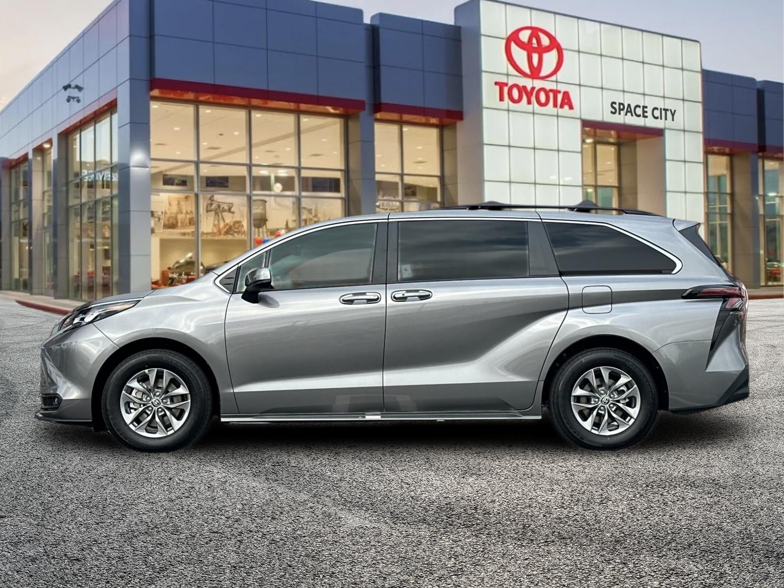 2026 Toyota Sienna XLE 8 Passenger