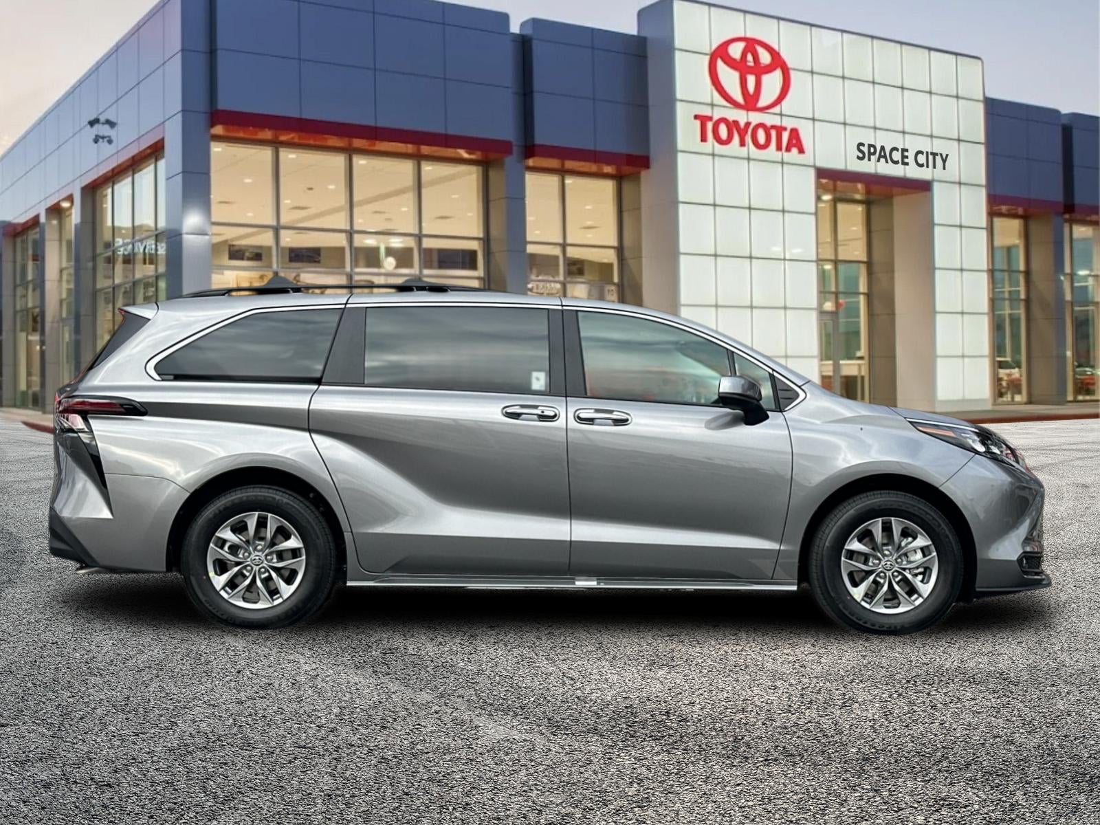 2026 Toyota Sienna XLE 8 Passenger