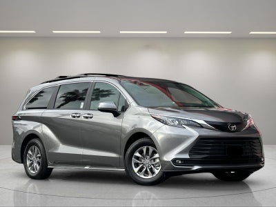 2026 Toyota Sienna XLE 8 Passenger