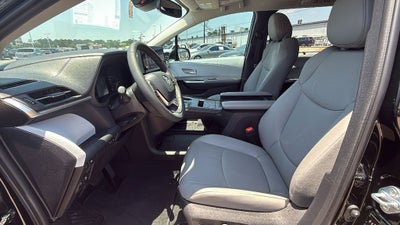 2026 Toyota Sienna XLE 8 Passenger