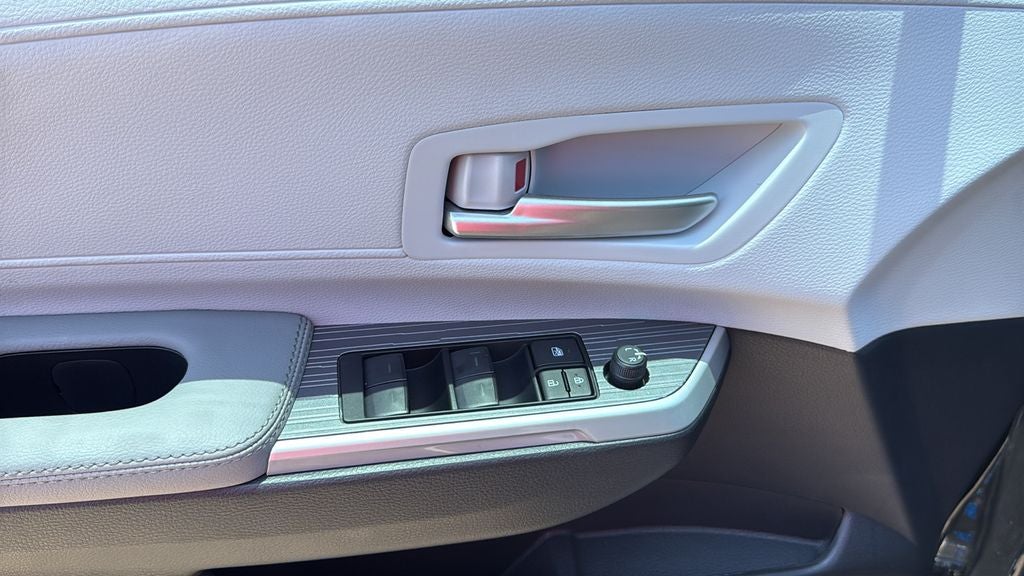 2026 Toyota Sienna XLE 8 Passenger
