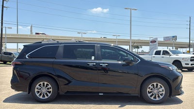 2026 Toyota Sienna XLE 8 Passenger
