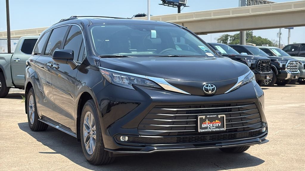 2026 Toyota Sienna XLE 8 Passenger