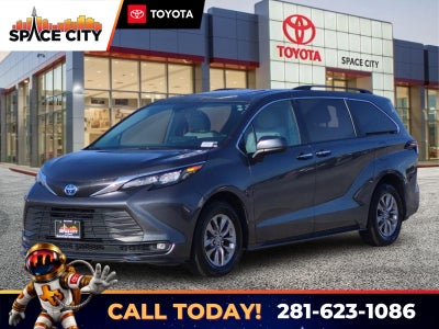 2025 Toyota Sienna XLE 8 Passenger