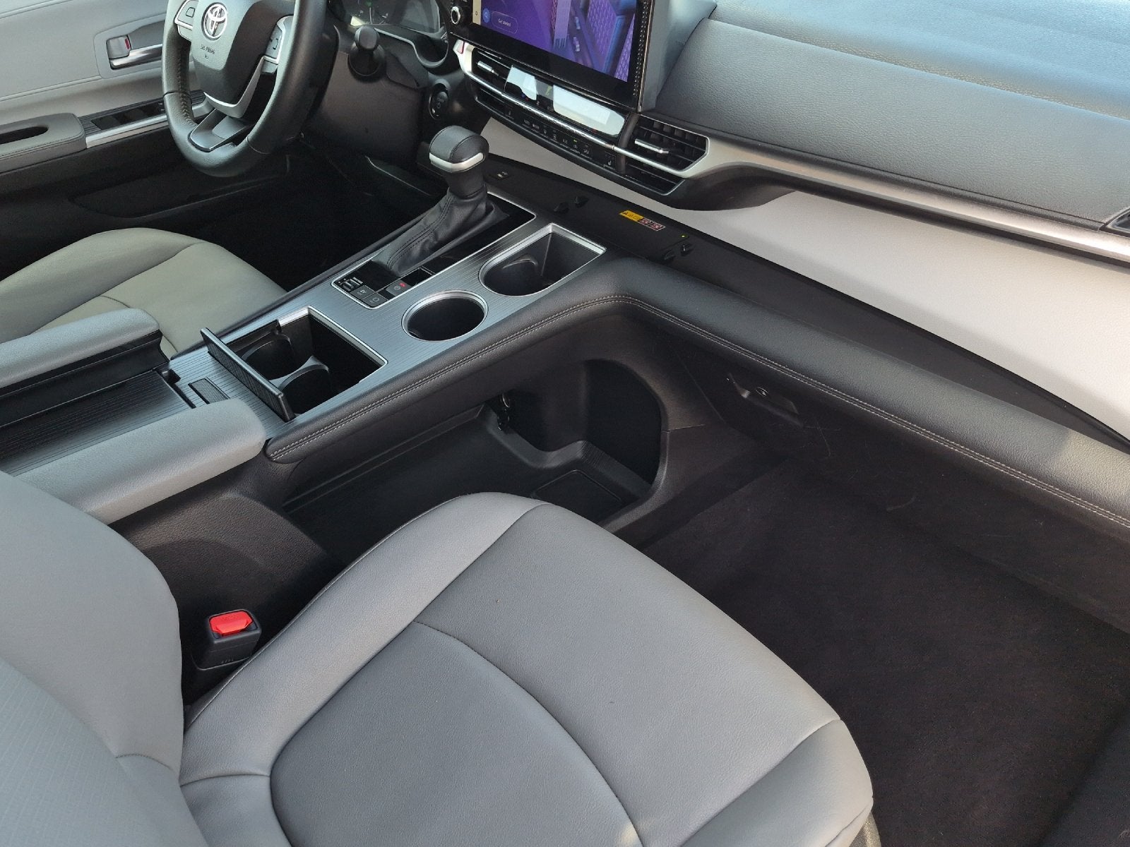 2025 Toyota Sienna XLE 8 Passenger
