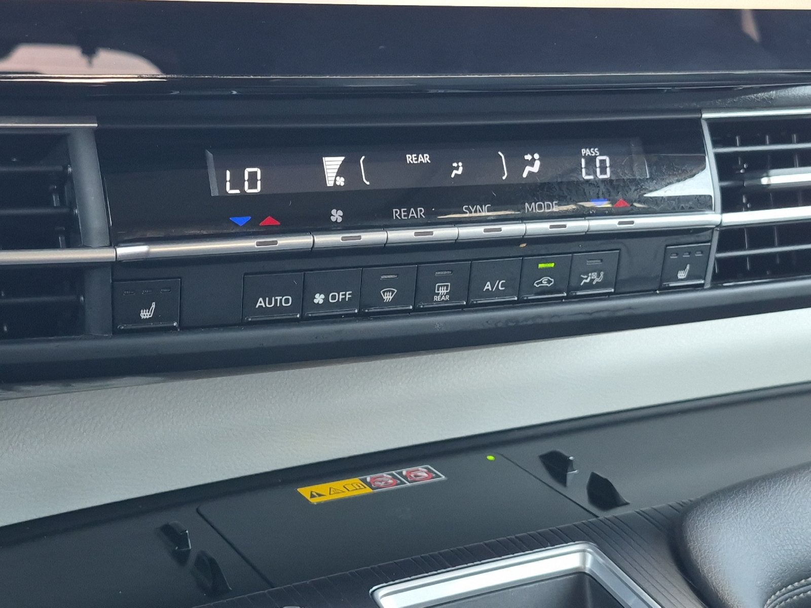 2025 Toyota Sienna XLE 8 Passenger