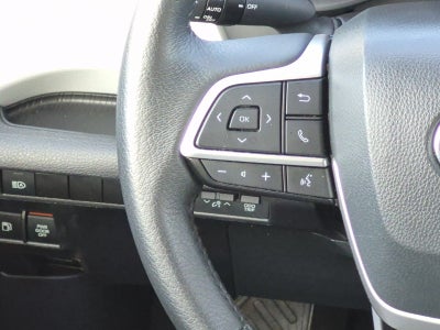 2025 Toyota Sienna XLE 8 Passenger