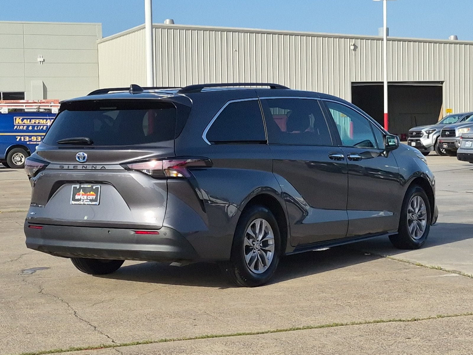 2025 Toyota Sienna XLE 8 Passenger