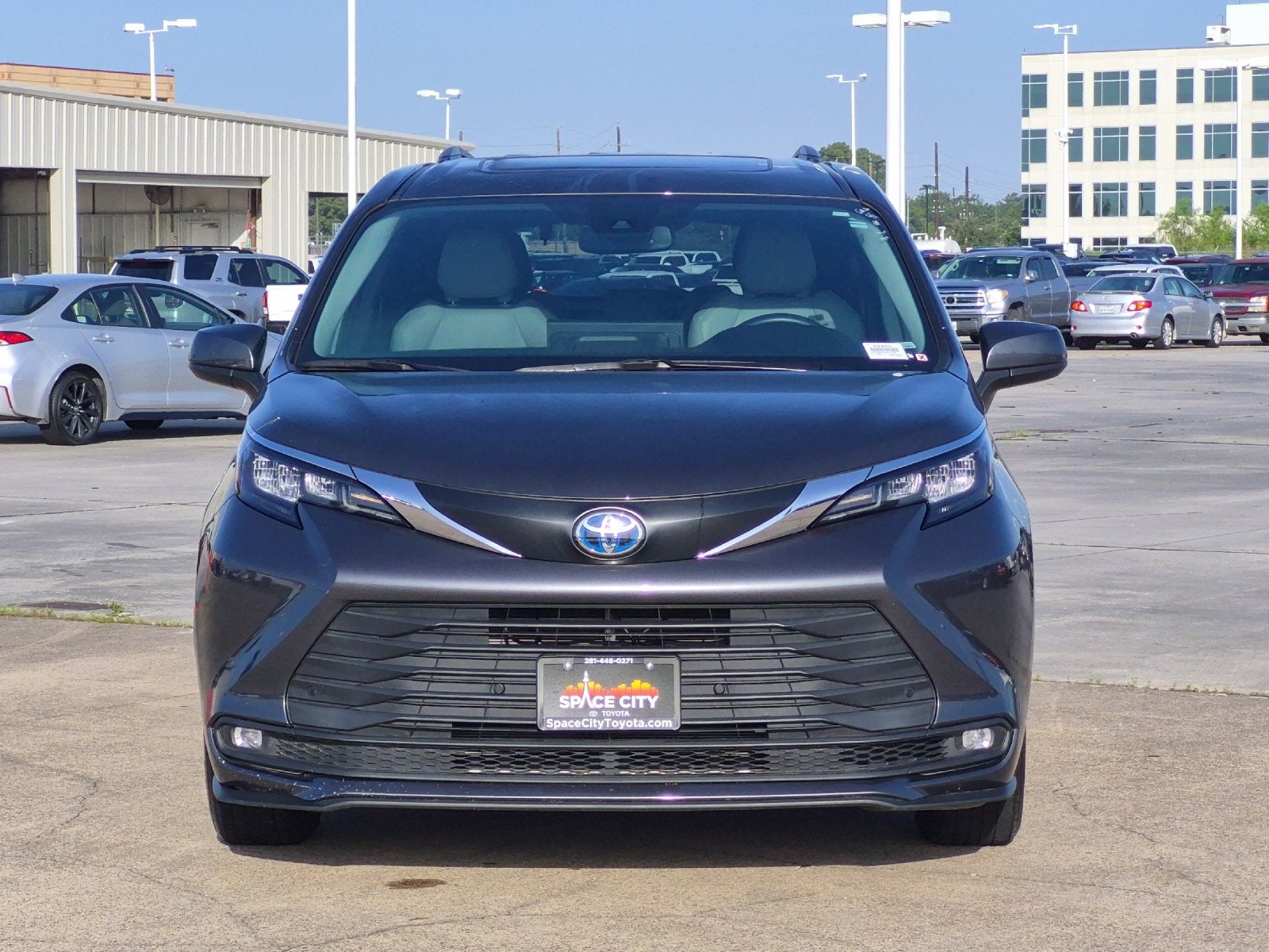 2025 Toyota Sienna XLE 8 Passenger