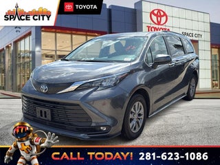 2025 Toyota Sienna XLE 8 Passenger
