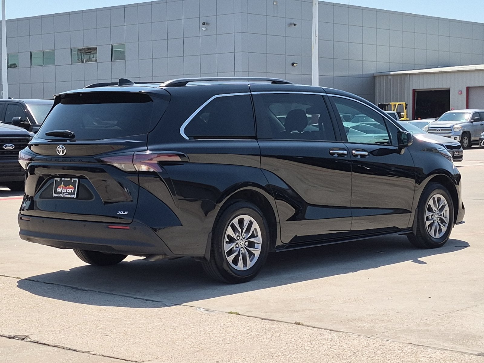 2026 Toyota Sienna XLE 8 Passenger