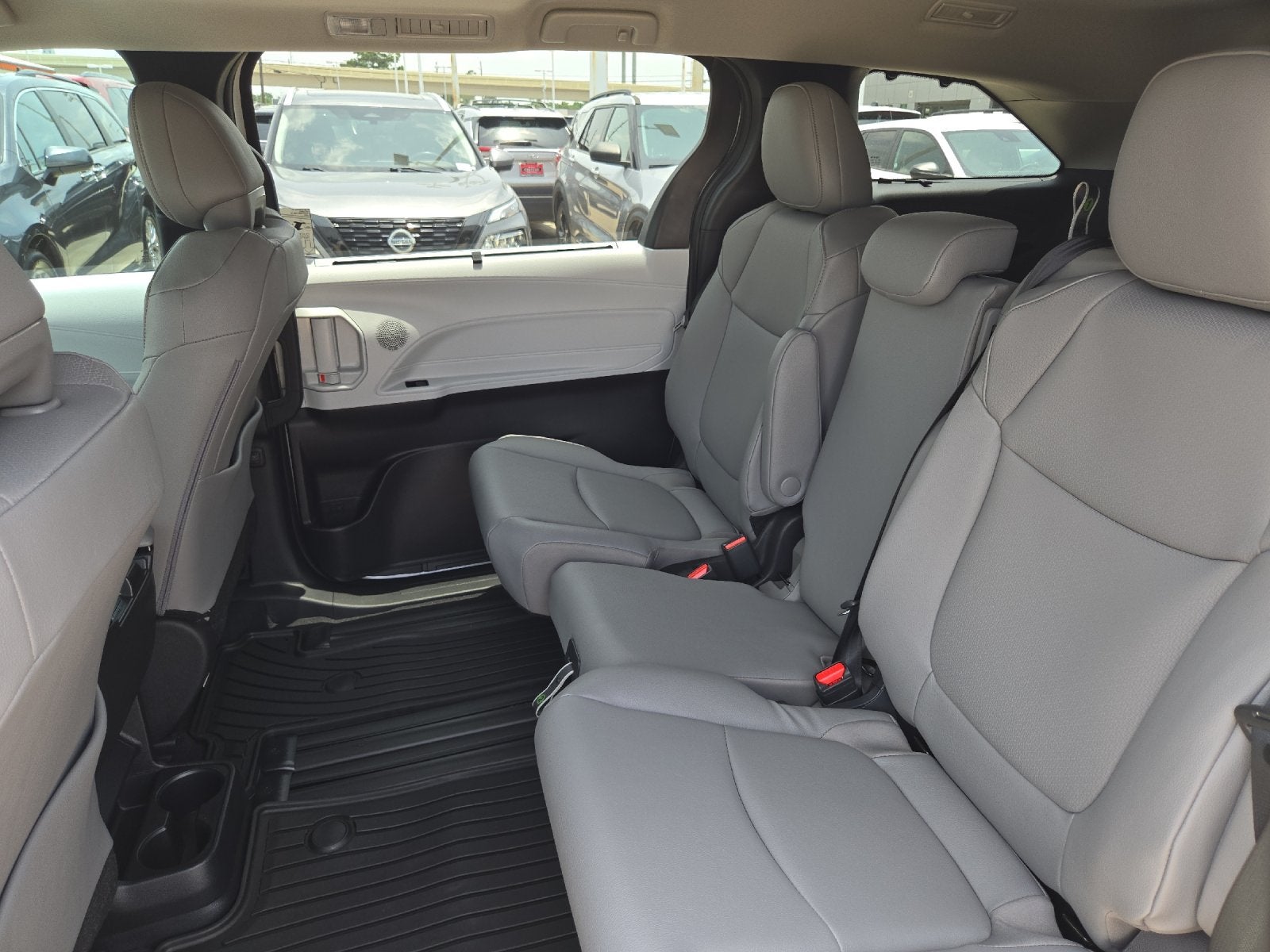 2026 Toyota Sienna XLE 8 Passenger