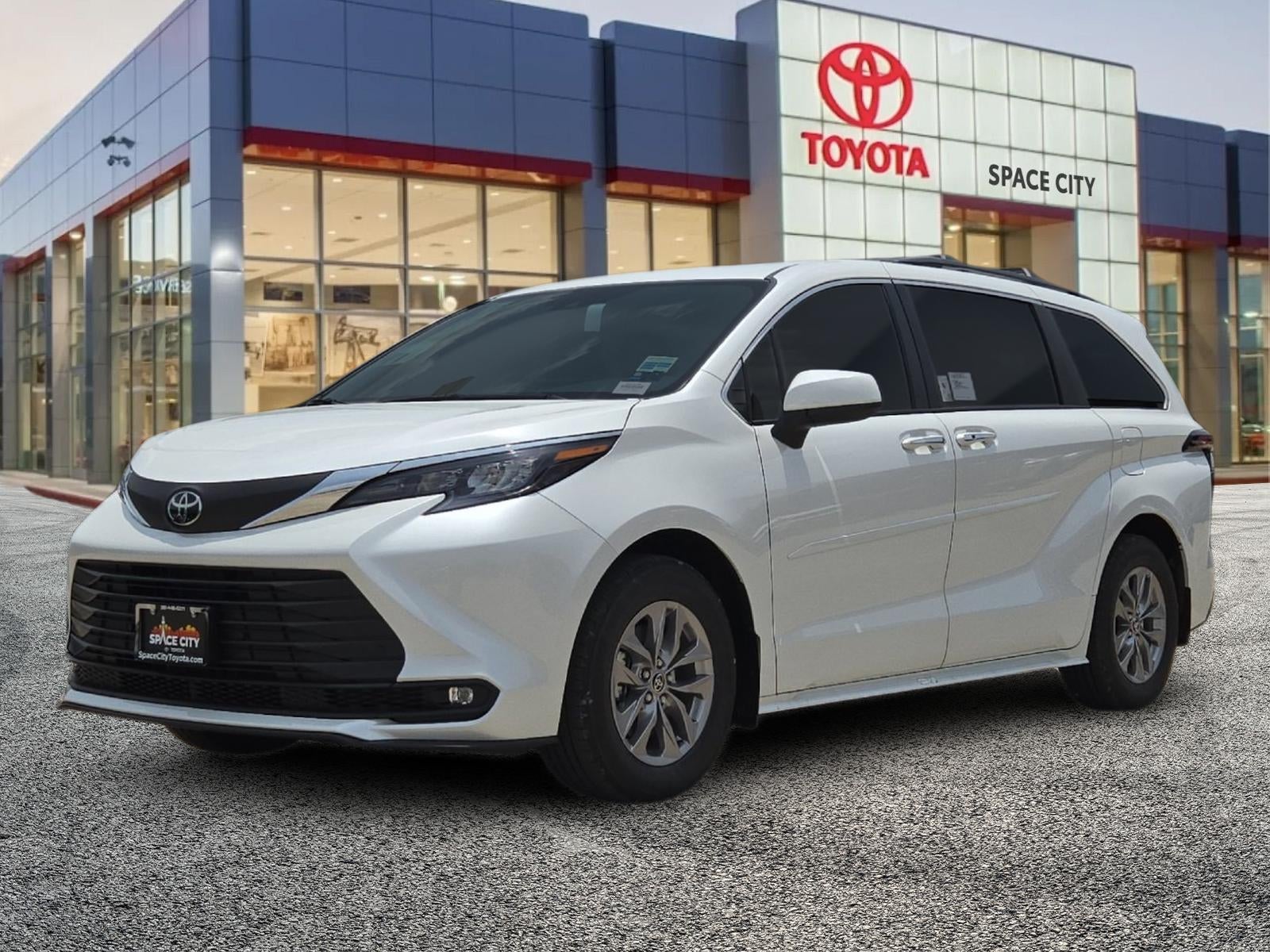 2026 Toyota Sienna XLE 8 Passenger